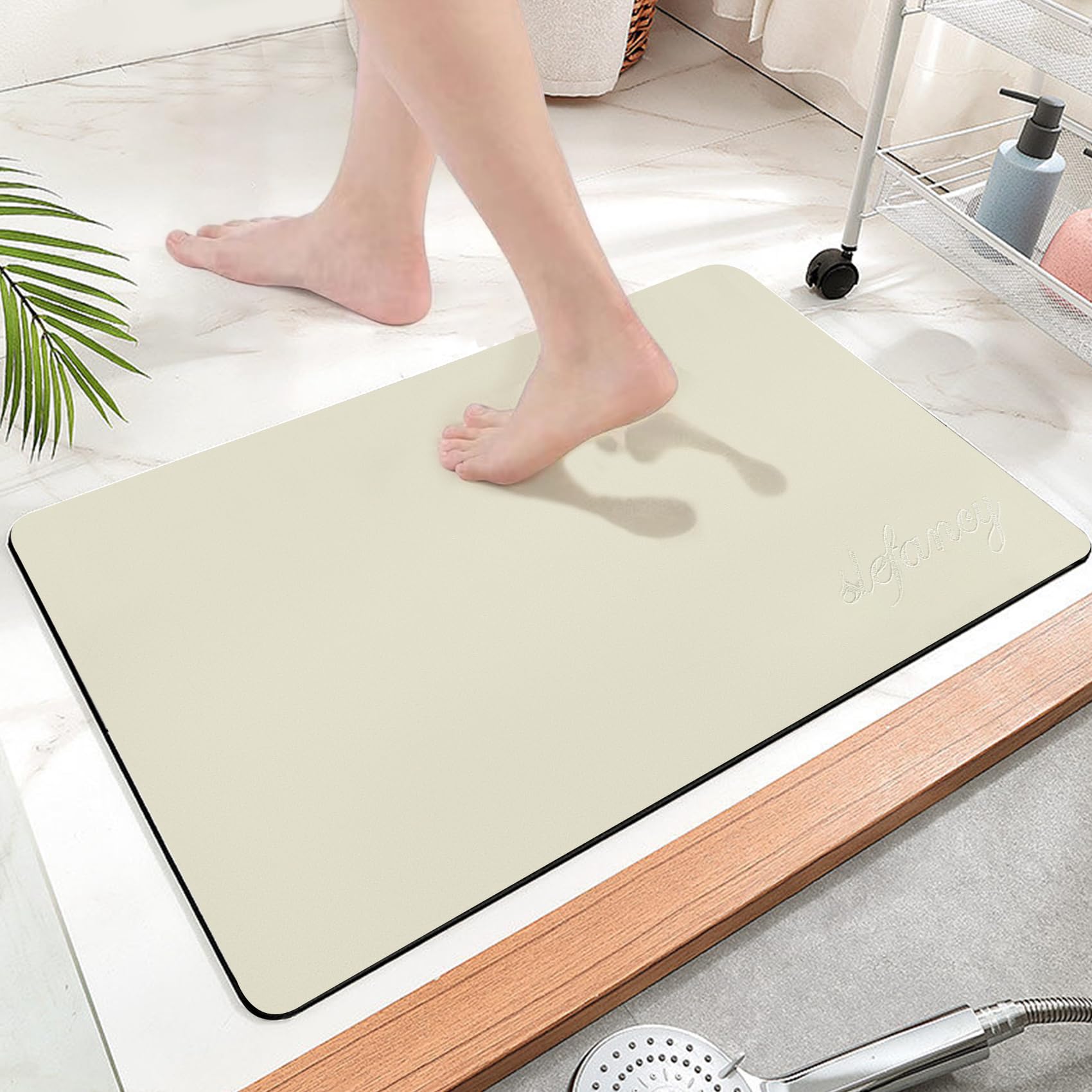 【送料無料】バスマット ソフト お風呂マット 足拭き吸水 速乾 抗菌 滑り止め 浴室 脱衣所 洗面所 吸水マット 柔らかい 洗濯可能 収納便利 色：ベージュ、サイズ：30 x 40 cm (長方形)