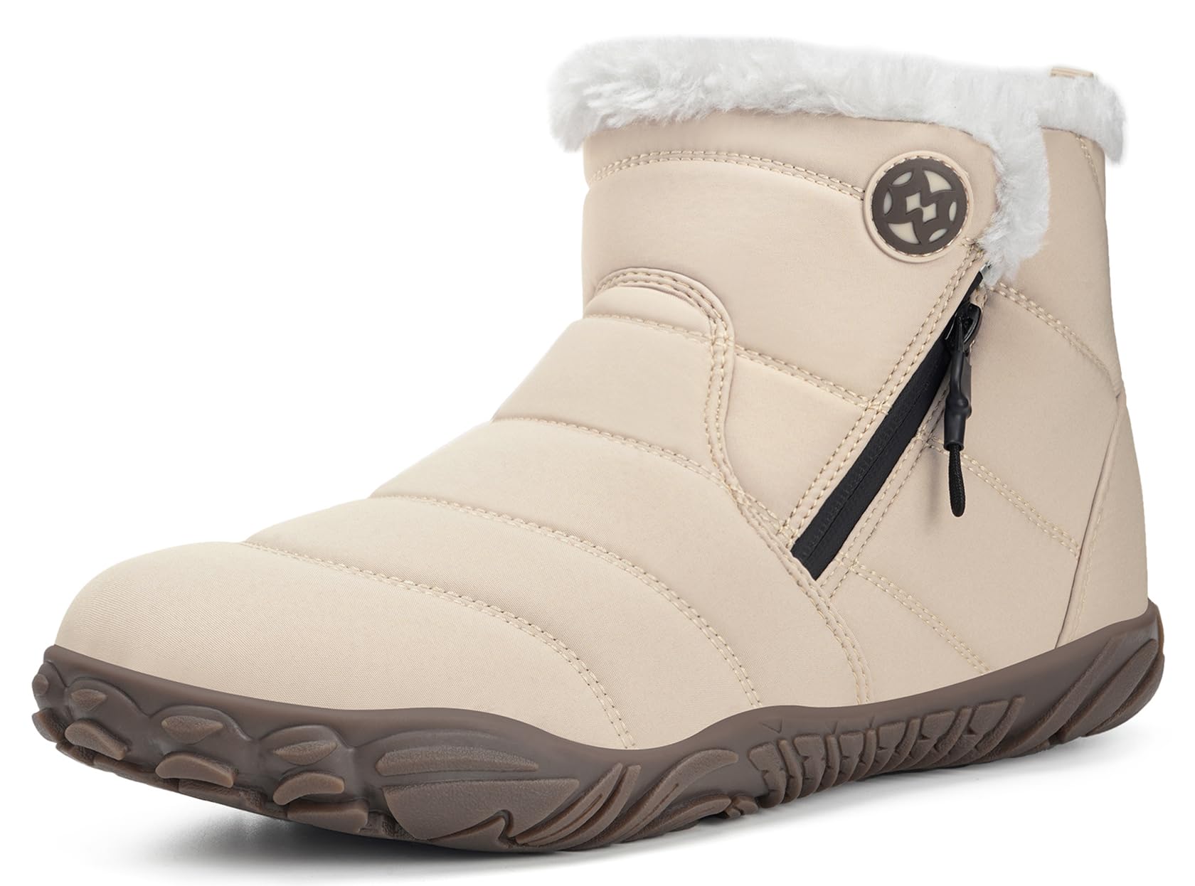 商品情報商品の説明主な仕様 【防寒性】内側には長いボアがあり、ふかふかで暖かく足を包み込んでくれます。素足で履いても気持ちが良いです。防寒対策にピッタリで冬の通勤、通学、旅行、お出かけに暖かさを提供します。【防水性】アッパー全体は耐水性能が高い防水生地を使用し、雨や雪の日でも安心して履けます。長期間着用したら、水が浸入する可能性があります、どうかご注意をお願い致します。※完全防水ではないことをご了承ください。【防滑性】アウトソールはラバー製で、グリップ力に優れているため、雪道、凍結路面、岩場や砂利道でも滑りにくいます。【履きやすい】スノーブーツの両サイドにファスナーが付き、履き口を大きく開ける、足が入れやすくて、履き脱ぎ簡単です。【ファッション性】シンプルなデザインと落ち着いたカラーはどんなコーディネートにも合わせやすいです。男女問わずおすすめのブーツです。