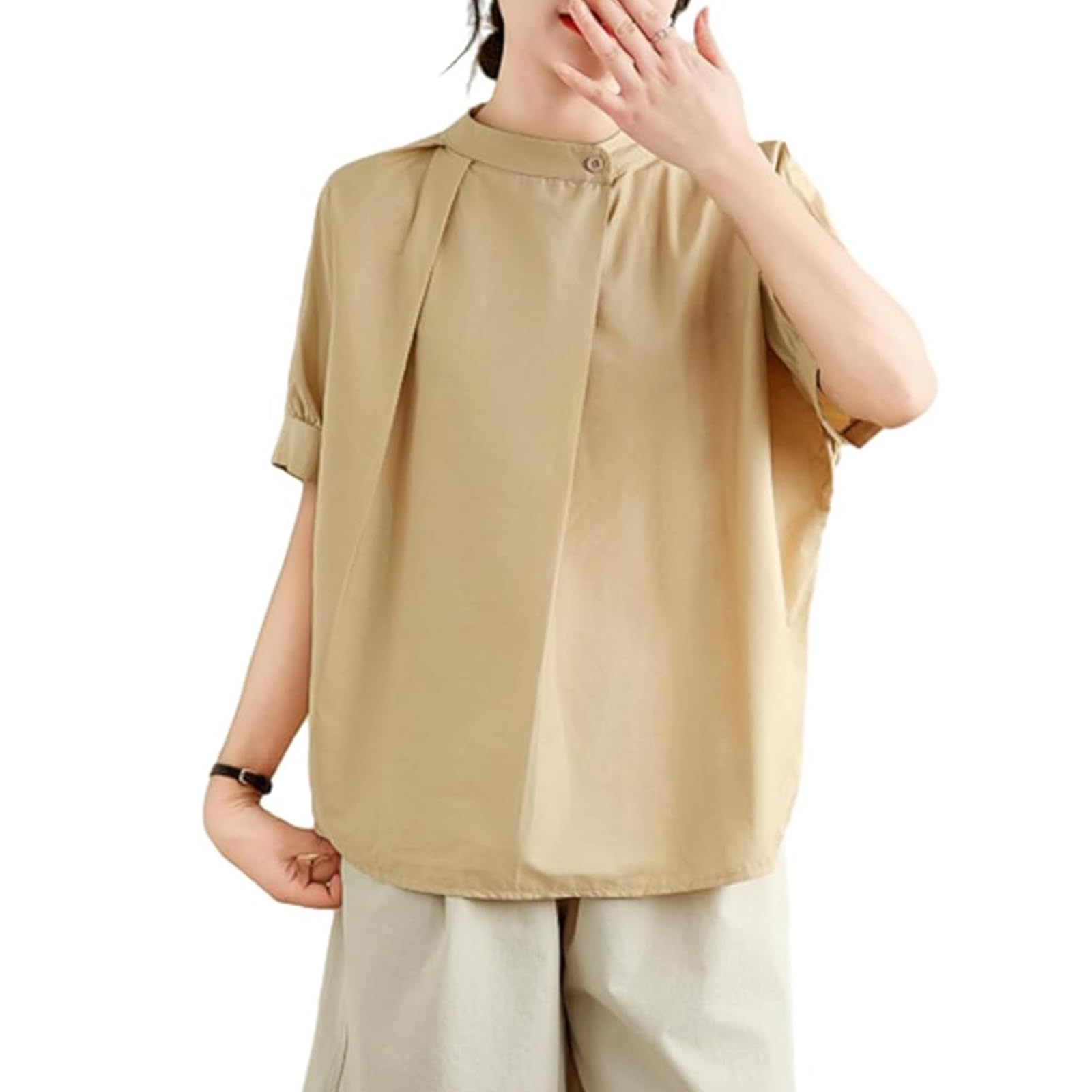 【送料無料】[MSFQSNB] ブラウス レディース 半袖 シャツ トップス ボタン付き 立ち襟 不規則 プリーシャツ tシャツ ゆったり 着痩せ きれいめ エレガント 通勤 オフィス 春 夏 秋 色：カーキ、サイズ：XL