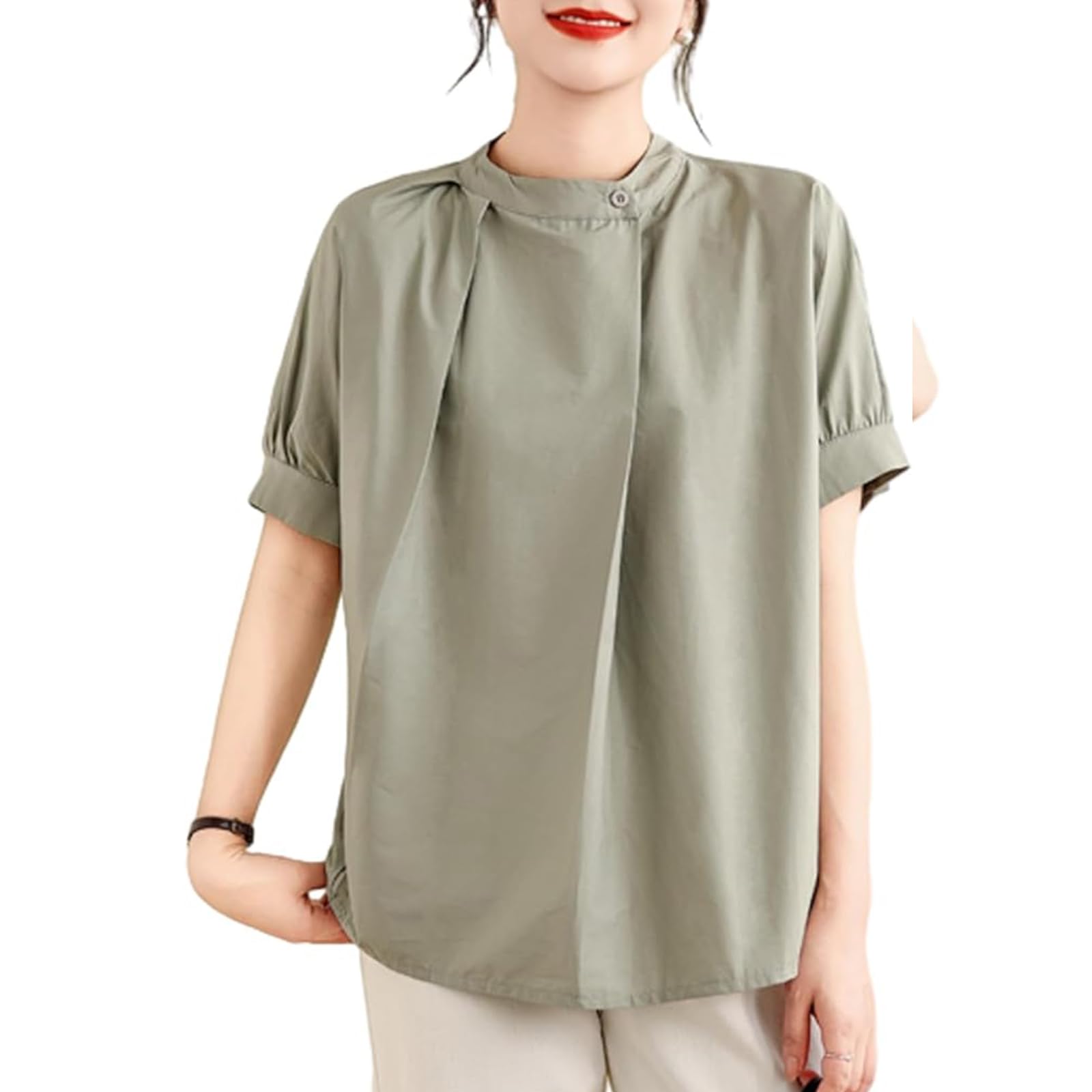 【送料無料】[MSFQSNB] ブラウス レディース 半袖 シャツ トップス ボタン付き 立ち襟 不規則 プリーシ..