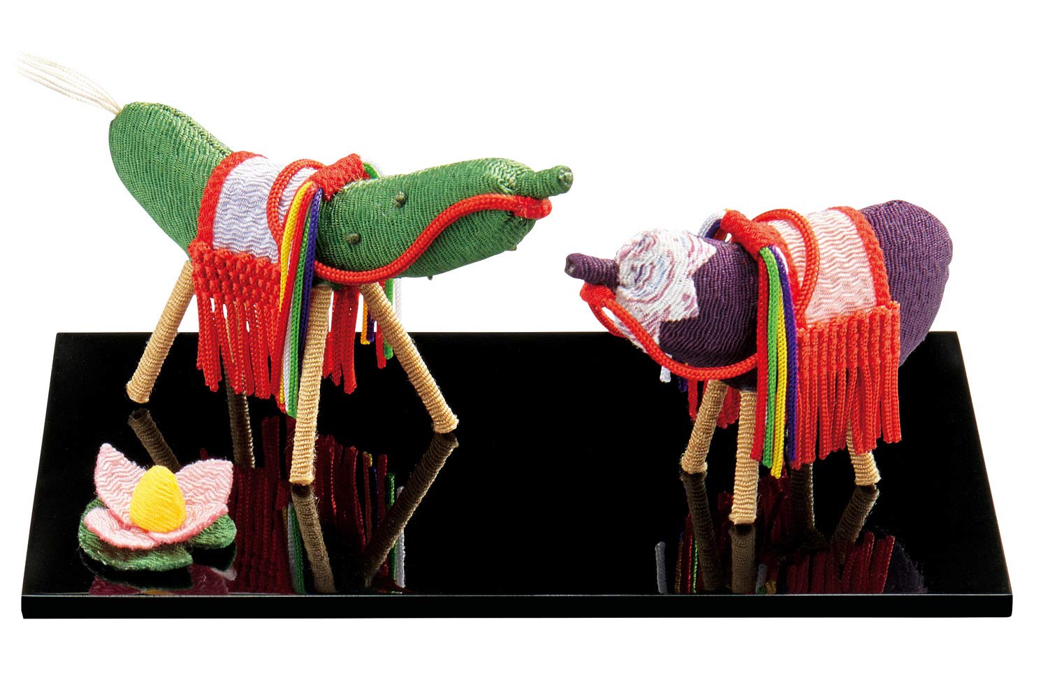 【送料無料】【お仏壇のはせがわ】 盆用品 お盆飾り ちりめん 牛馬飾り 色：プレミアム、サイズ：幅15×奥行9×高さ5(cm)