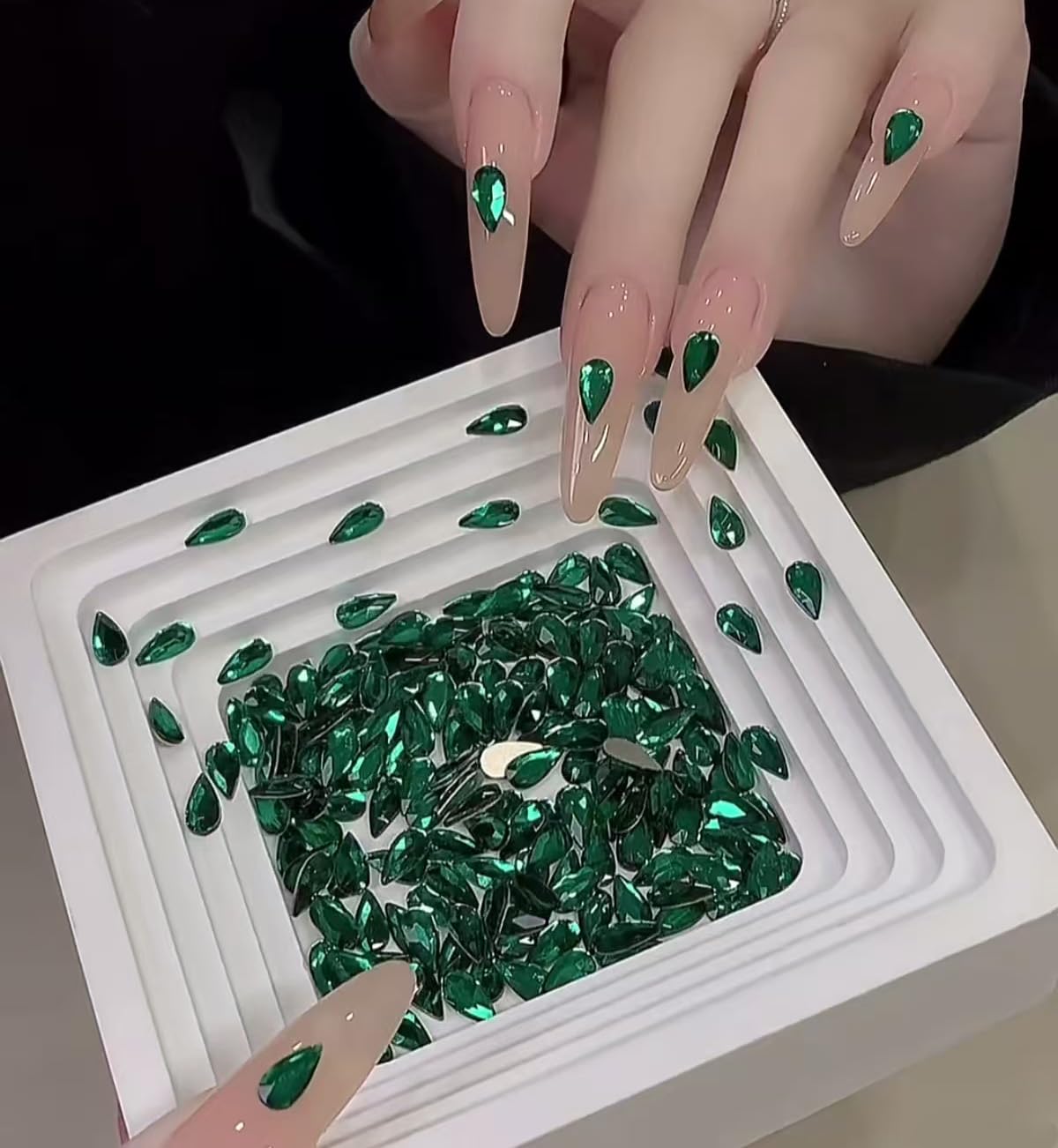 【送料無料】ラインストーン ネイルストーン ネイルパーツ ストーン ネイル用 立体 平底グリーンネイル..
