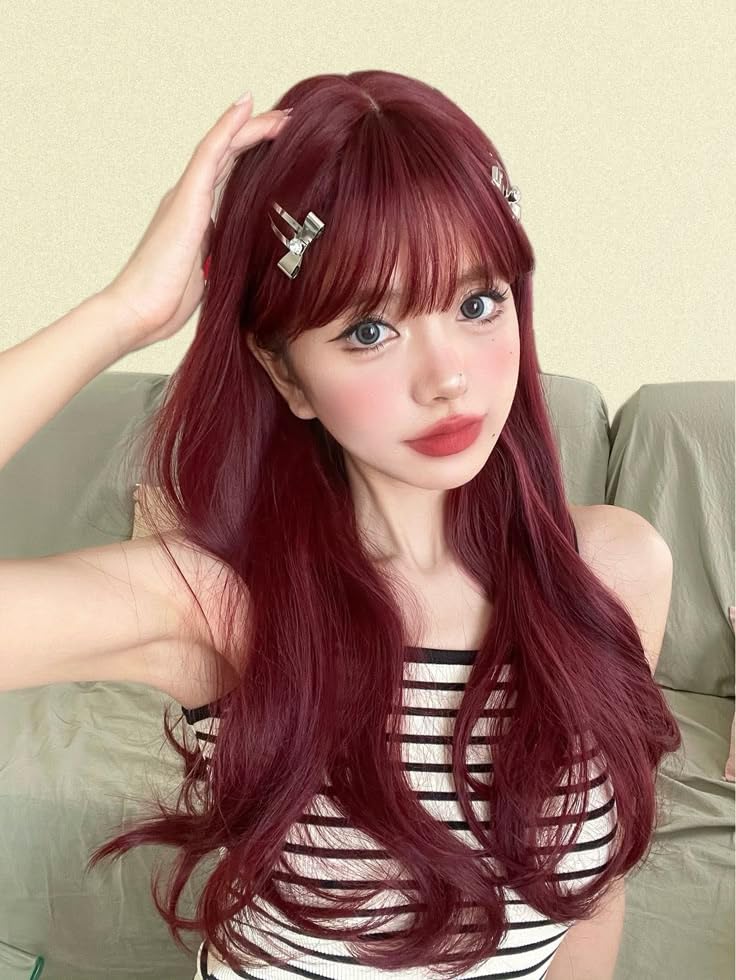 【送料無料】Laikeer ウィッグ ロング 巻き髪 ぱっつん前髪 レディース フルウィッグ カール 小顔 ファッション セミロング 可愛い 女装 耐熱 日常 人気 ワインレッド