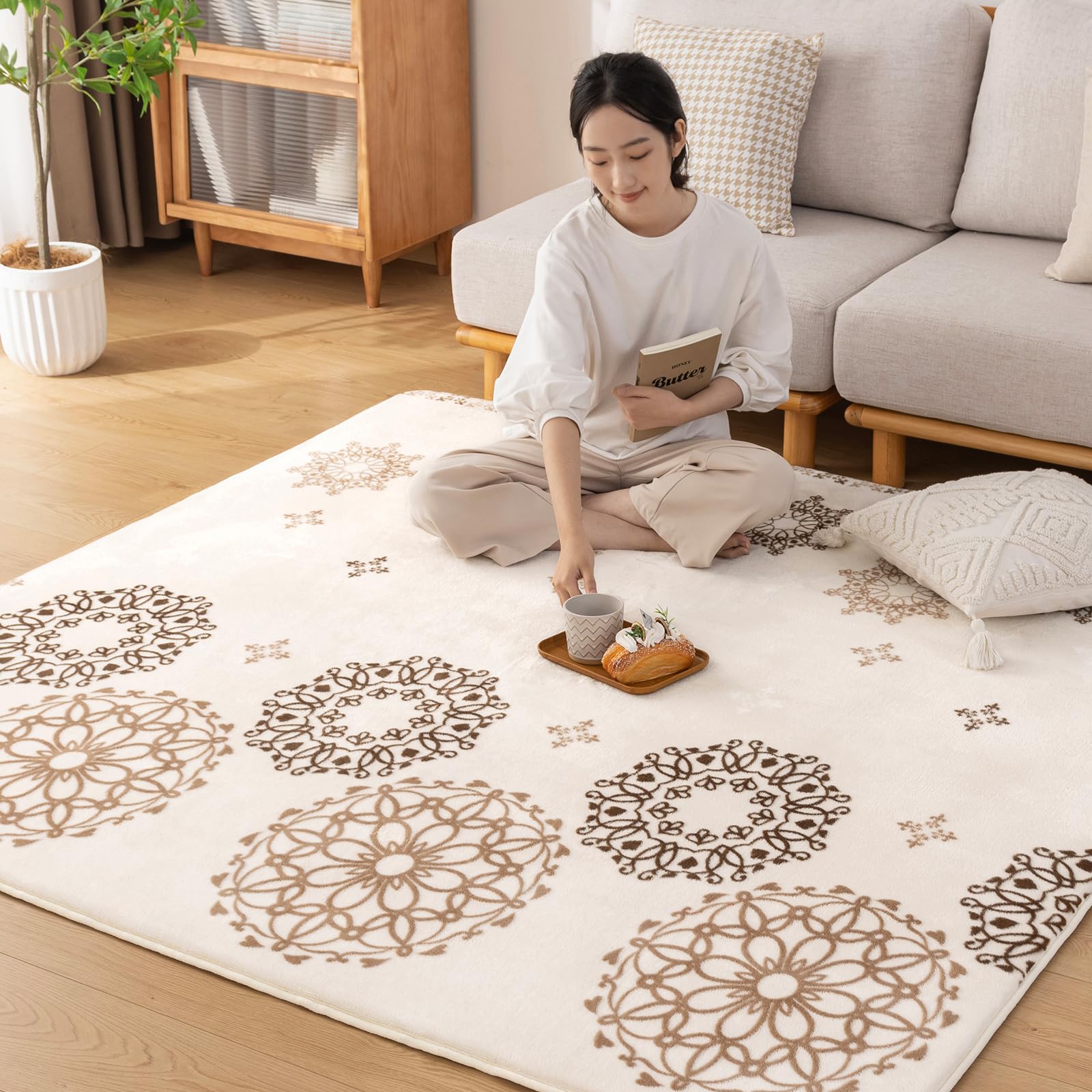 【送料無料】Keusnix ラグ カーペット 低反発 ラグマット 極厚25mm 絨毯 厚手 135x185cm 約1.5畳 滑り止め付 抗菌・防ダニ加工 オールシーズン快適 リビングマット ふわっと手触り じゅうたん こたつマット 床暖房・ホットカーペット対応 レースベージュ