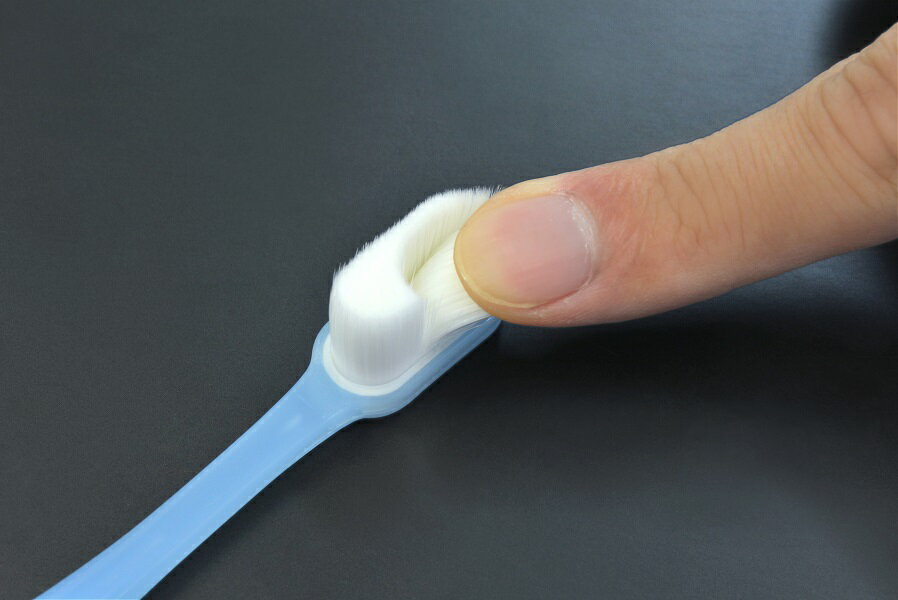 ユーカンパニー エンジェルマイクロブラシ コンパクトヘッド ミルキーブルー 1本入 歯ブラシ