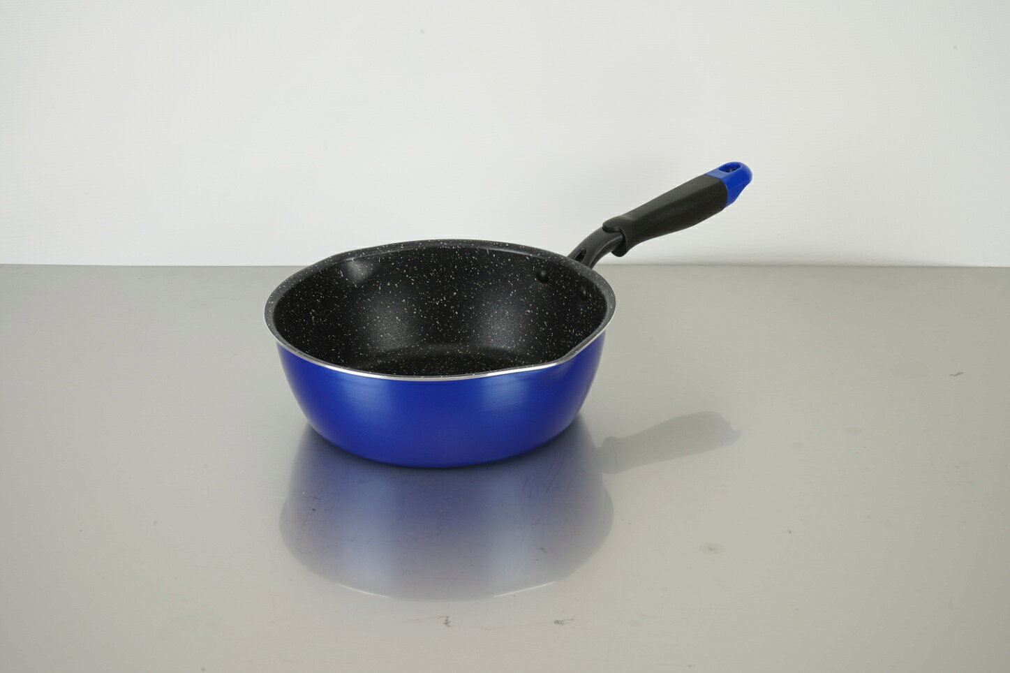 Rakuten - 和平 メガフッカNEO IH対応 フライパン 22cm ブルー RB-2152 【IH ガス 対応 鍋のように扱える 注ぎ口 焼く 茹でる 煮る 揚げる 軽量 フッ素加工 新生活 キッチン用品】