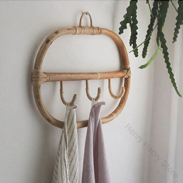 ラタンとウッド素材のハンガーラッ