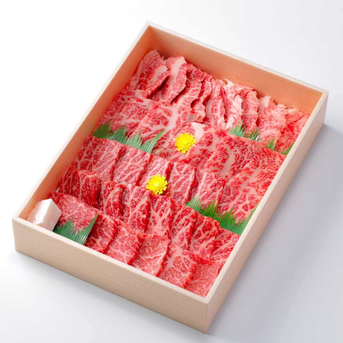 近江牛 近江牛 焼肉用 バラ モモ 200g/200g 計400g A5 ~ B4 送料無料 国産 ブランド牛 日本三大和牛 ギフト プレゼント 父の日 母の日 御中元 お中元 敬老の日 御歳暮 贈り物 お祝い お取り寄せ 近江大倉和牛