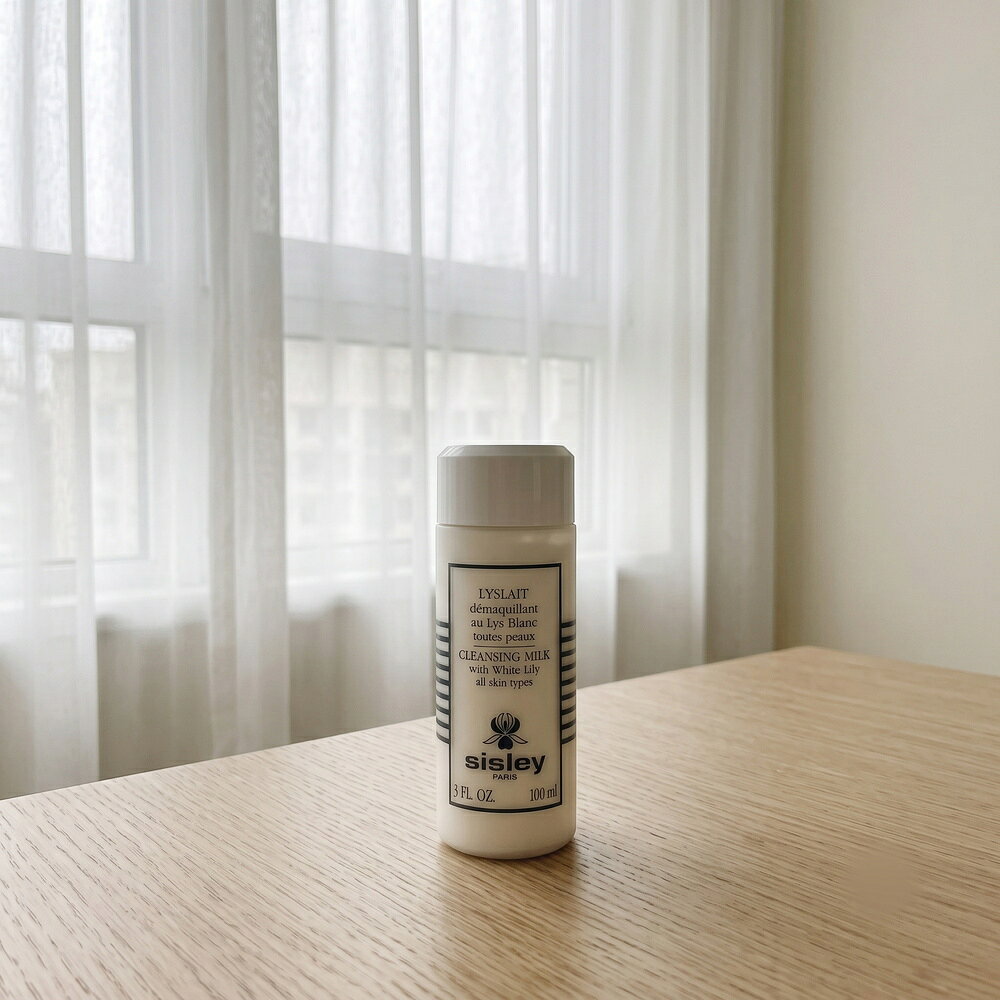 商品詳細 ブランド名sisley（sisley） 商品名リィスレ デマキアン 内容量100mL・250mL／普通肌・乾燥肌・敏感肌用クレンジング 商品説明メイクや汚れをしっかり落としてお肌を清潔に保ちたい、けれどもうるおいも残したい・・・そんな乾燥肌・敏感肌の方のために、洗い上がりがしっとりの、ワンステップで心地良く落とす、ミルクタイプのクレンジング。ホワイトリリーエキスをはじめとする植物由来成分配合によりなめらかでふっくら柔らかい肌に導きます。 商品区分化粧品