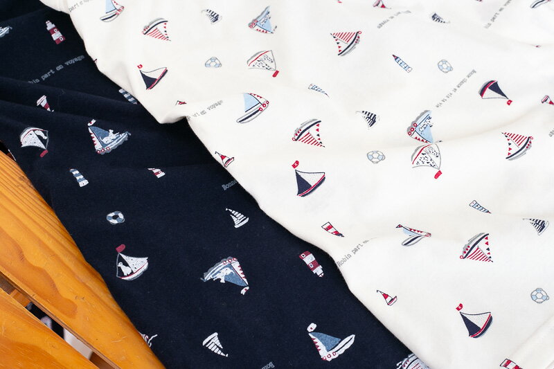 綿100％肌触りの良い やや薄い天竺ニット地になります。Tシャツなどで使われる柔らかいニット地なので..