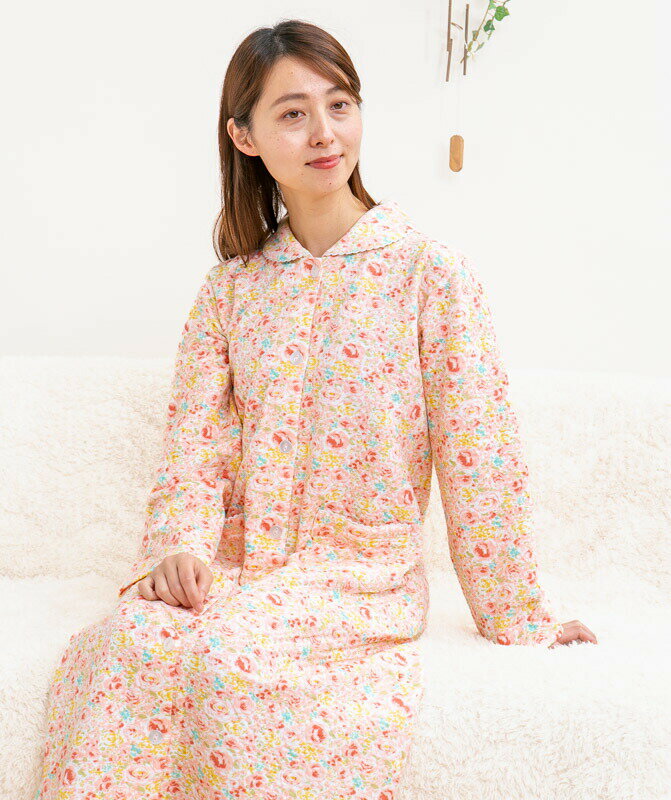 綿100％暖かい中わたニットキルト地ローズプリント ワンピース 前開き　長袖　冬向き　ナイトウェア　ルームウェア　ネグリジェ【LLサイズ】【3Lサイズ】あり