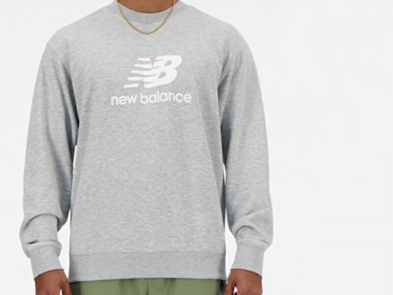 【2024年春夏新作】ニューバランス NEW BALANCE スウェットクルー Sport Essentials Stacked Logo アスレチックグレー 灰色 メンズ スタックドロゴ スエット トレーナー 丸首