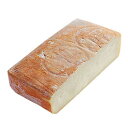 ウォッシュタイプとしては珍しいイタリア産のチーズ.。 タレッジョはウォッシュタイプのチーズの中では特に穏やかな風味で、口当たりもやさしく食べやすいのが特徴です。とてもマイルドでミルキーなチーズですね♪　クリームチーズがお好きな方には堪らないチーズでしょう。表面をアルコールでなく塩水で洗っているため、匂いも穏やかで良い香がします。ウォッシュタイプ初心者の方には特におすすめです。赤ワイン、辛口の日本酒にもよく合います。 お届け後、未開封で約2週間 冷蔵庫で保管してくださいませ。↑保存方法についてはコチラを参考に！ 約1kg イタリア 注意！こちらの商品は重量再計算商品です。くわしくはこちら商品キロ単価（税込）×重量（商品名に記載）＝合計単価※キロ単価につきましては商品名の【】内をご参考ください。また、カット作業は手作業となりますため、実際の重量は記載重量から多少の前後する場合が御座います。 生乳、食塩 クロネコヤマト宅急便（冷蔵）にて