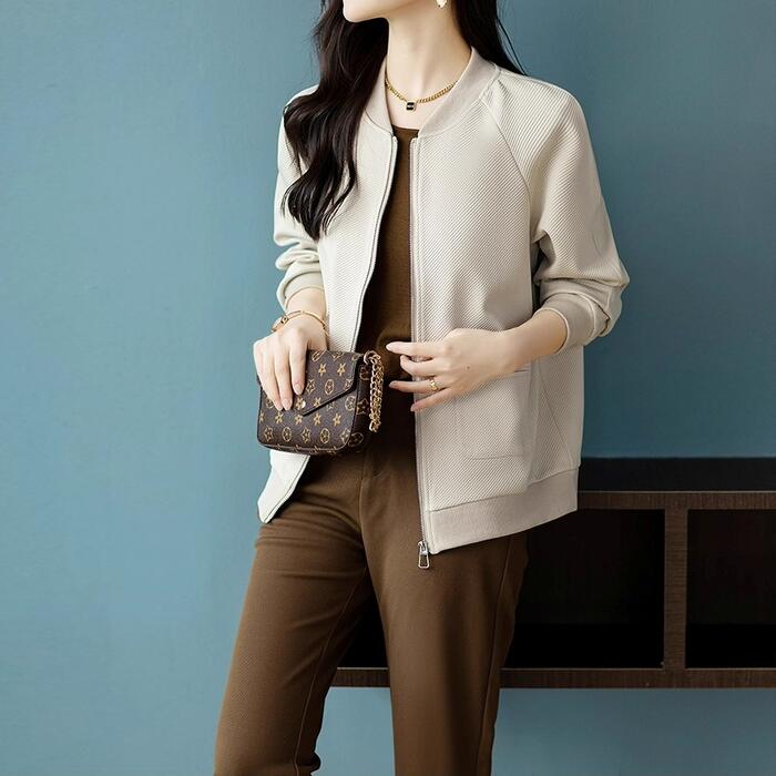 アウター ジャケット ブルゾン レディース きれいめ カジュアル 大人可愛い 春 秋 冬 ジャンパー 羽織り 長袖 ジップアップ 無地 シンプル ベージュ グリーン 緑 20代 30代 40代 50代 M L XL 2XL 3XL 4XL