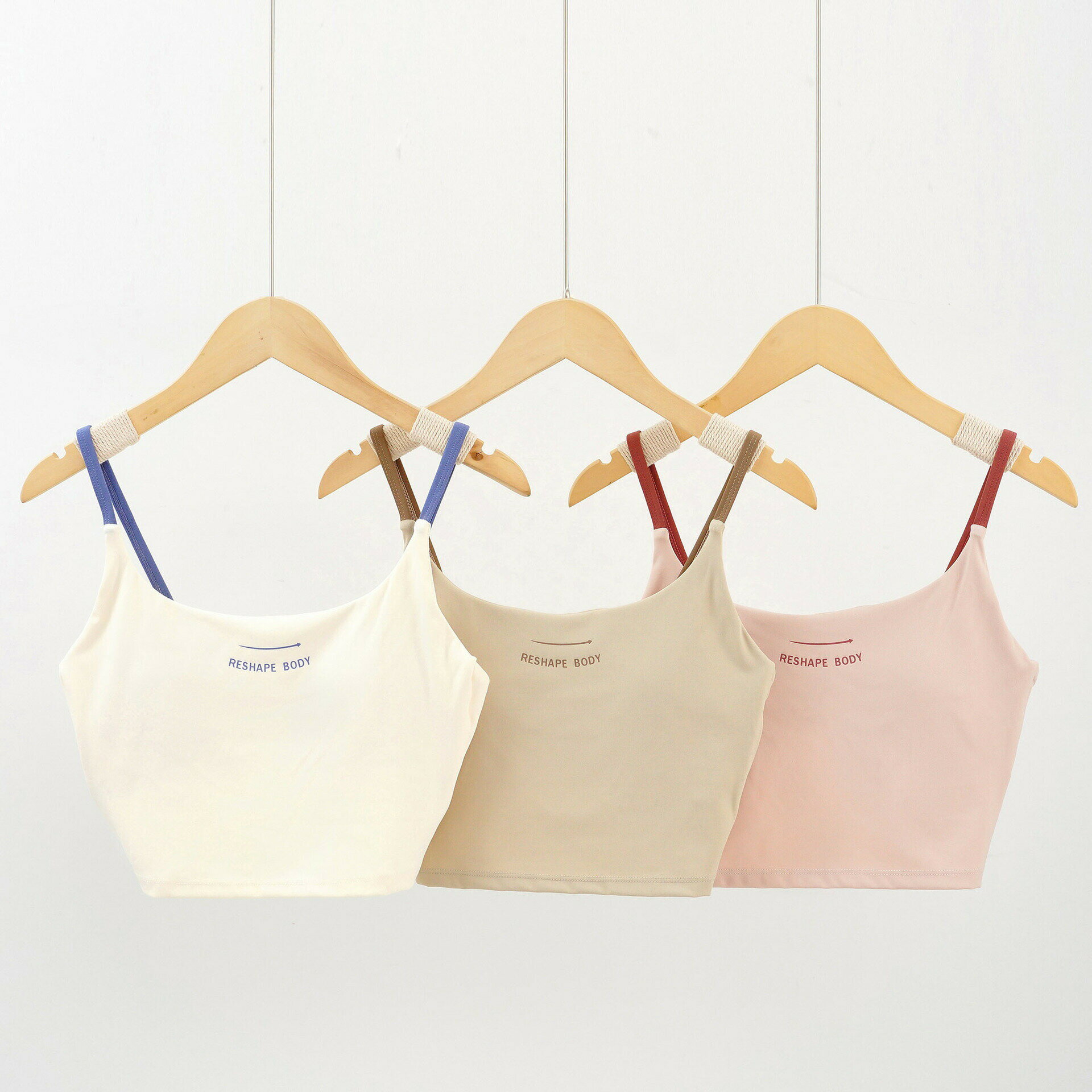 ヨガウェア スポーツウェア レディース ブラトップ ビキニ バスト 盛れる ハワイ ダンス スポブラ ヨガ ジム 水着タンクトップ インナー ヨガガブラトップ レディース 速乾 クロスバック スポーツブラ インナーパット ノンワイヤー フィットネス