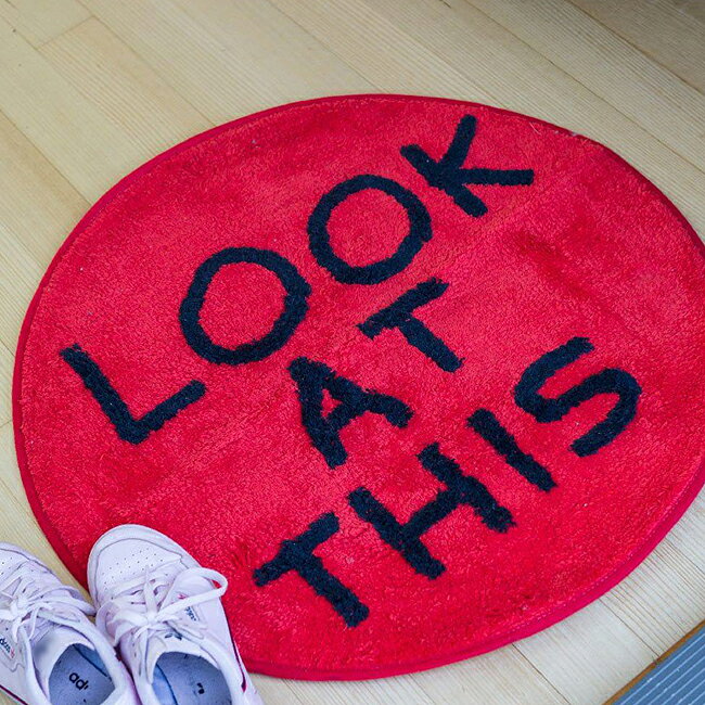 【3/20 20時〜3/26 1時59分限定クーポン配布中!】●THIRD DRAWER DOWN サードドロアダウン Look at This Shaggy Floor Mat × David Shrigley シャギーフロアマット TDDS-LOOKATTHIS 【コラボ インテリア ラグ】
