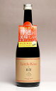 リトルキス Little Kiss 紅茶 14度720ml りとるきす こうちゃ 鹿児島市　　東酒造 徳之島で栽培された完全無農薬栽培の紅茶茶葉を米焼酎に漬け込みつくられました。紅茶の豊かな香りと上品な甘みが楽しめます ●「リトルキス 紅茶」はにおいの少ない米焼酎に香り豊かな徳之島産の紅茶葉「べにふうき」をつけ込んで仕上げたリキュールです。 紅茶の豊かな香りと上品な甘みが感じられる こだわりのリキュールです。 　　　　　　《徳之島産茶葉「べにふうき」とは》 　　徳之島は、鹿児島と沖縄の間にある奄美群島のなかの小さな島の一つ。 　　長寿世界一の「泉 重千代」さん、「本郷 かまと」さんが暮らした長寿パワーのみなぎる！ 　　島です。 　　この島で大切に育てられた「べにふうき」は 　　完全無農薬！他の作物由来の農薬飛散（ドリフト）の心配のない環境で育てられまし 　　た。 　　「べにふうき」は、歯肉が厚く発酵する力が強いので紅茶にするとその良さが引き立ちま 　　す。 　　外国産の紅茶よりも苦味や渋味が少なく、繊細でやさしい味わいです。 ●「リトルキス 紅茶」に、牛乳を注いでティ・ミルクに。 　また、氷を入れてロックでも美味しくいただけます。 　○商品名は、小（リトル）・チュー（キス）＝焼酎のダジャレで決まったそうです 容　量：720ml 原材料：米焼酎　砂糖　紅茶　香料 アルコール度数：14度