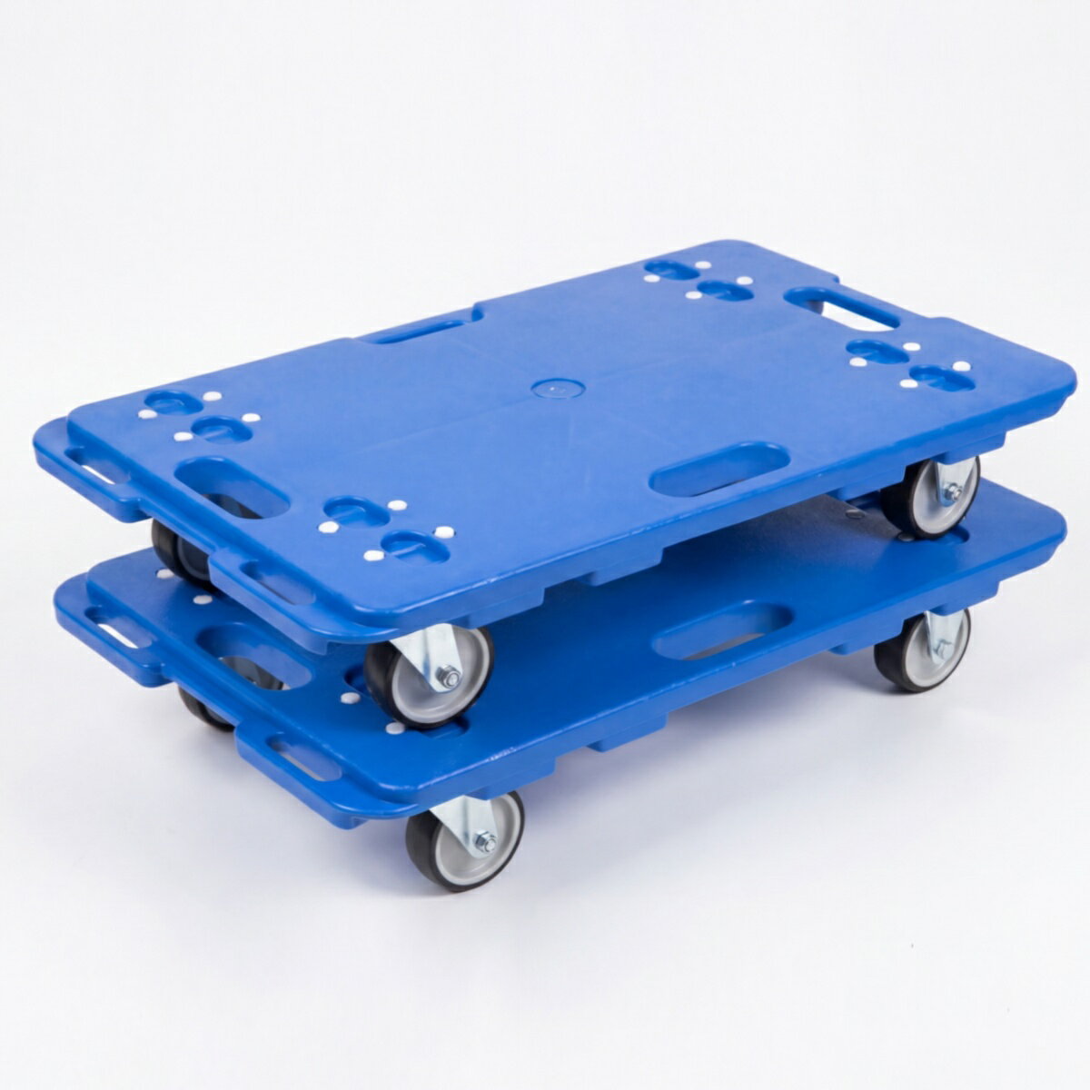 商品説明 メーカー名 Higood Leisure LLC 材質 PP+ゴム 耐荷重 100-130kg 重量 3.1kg サイズ 60x40x12.5cm 仕様 『高品質キャスター』台車は自在キャスターを採用し、360°度回転でき、狭い道でも使いやすいです。大きい荷物、または重い物を楽に運べるようになりました。直径7.5cmによってクッション性抜群です。また、安全性や利便性をより向上させるため、全キャスターにストッパー付きます。キャスターの回転と旋回を止めることができます。 『連結機能』荷物のサイズに合わせるため、縦方向または横方向から連結することで、台車のサイズを調整することができます。大きい荷物でも楽に移動できる連結平台車です。【参考サイズ】横連結：77.5x60cm　縦連結：117x40cm 『適用範囲』場所別：オフィス、自宅、工場、倉庫、マーケット　用途別：日常の掃除、荷物の運び、物品の収納など 『アフターサービス』保証期間は、お買い上げ後1年間です。