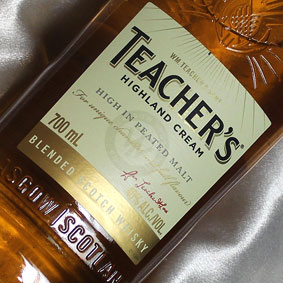ティーチャーズ ハイランドクリーム（正規品）Teachers Highland Cream Blended Scotch Whisky スコットランド/スコッチウイスキー/700ml/40度