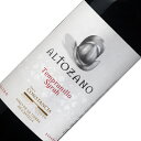 アルトザーノは、1835年に創立し1870年にヘレスNo．1（※）メーカーとして地位を確立させたシェリーの名門ゴンザレス・ビアス社が手掛けるスペインの地ワインです。ブラックプラムを思わせる熟した果実のアロマ、スミレのようなフローラルな花の香り、樽熟成由来のスパイスのニュアンスが感じられます。丸みがあり、柔らかで複雑味のある味わいをお楽しみください。※シェリー販売数量No．1（2014NielsenReport） 【希少品・取り寄せ品】の注意事項 ☆ご注意：こちらのワインは【希少品・取り寄せ品】のジャンルのお品となり、季節、在庫状況によりましては、お取り寄せとなる場合が多々ございます。その場合出荷までに3〜4営業日程度かかる場合もありますので余裕を持ってご注文下さい。また、メーカー在庫切れの可能性もございますことお含みおき下さい。（お急ぎのご注文には適しておりません。） ご注意：こちらのワインは取り寄せ品となりますため、メーカー在庫によりましては表記とヴィンテージが変更となる場合がございます。何とぞご了承下さい。 （ラベルは現行販売中のものになりますので、ヴィンテージやデザインは写真とは異なる場合があります） ■ワイン名 アルトザーノ　テンプラニーリョ＆シラー ■ワイン種別 赤ワイン ■味わい フルボディ・辛口 ■生産者 フィンカ・コンスタンシア ■産地 ラ・マンチャ ■容量 750ml　/　フルボトル ■等級 ■備考欄 ワイン通販・ネット販売は楽天ヒグチワインで!! 【フィンカ・コンスタンシア　メルシャン　キリンビール】ゴンザレス・ビアス GONZALEZ BYASS スペインが誇るシェリーを育み、世界に広めたワイナリー ゴンザレス・ビアス社は、世界的に有名なシェリー・メーカーです。その歴史は1835年にまで遡り、シェリーを世界的な銘酒へと育んだ立役者的な存在といえます。創始者のマヌエル氏は、彼のおじが好んだドライでクリーンなタイプのシェリーを『ティオ・ペペ』（ペペおじさん）と命名しました。そのティオ・ペペは当時甘口中心であったシェリーに新しい風を吹き込み、大人気となりました。また、同社は1980年代にスペインを代表するワインの産地であるリオハにも進出したのを機に、現在ではスティルワインの分野でも傑出したワイン造りを手がけています。