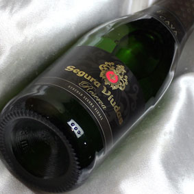 セグラ・ヴューダス　ブルート・レゼルバ　ハーフボトルSegura Viudas Brut Reserva 1/2スペインワイン/スパークリングワイン/辛口/375ml 【cava】【スペインワイン】【泡 発泡】