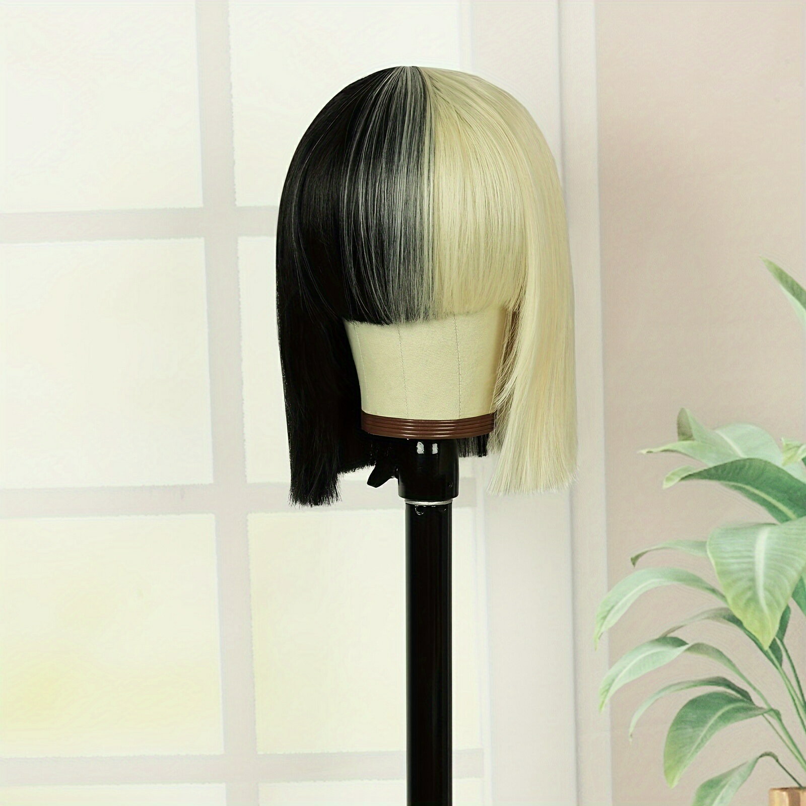 女性用の2トーンのブラックとブロンドのボブのウィッグ、フランジ付き、ハイテンプレートファイバー、..