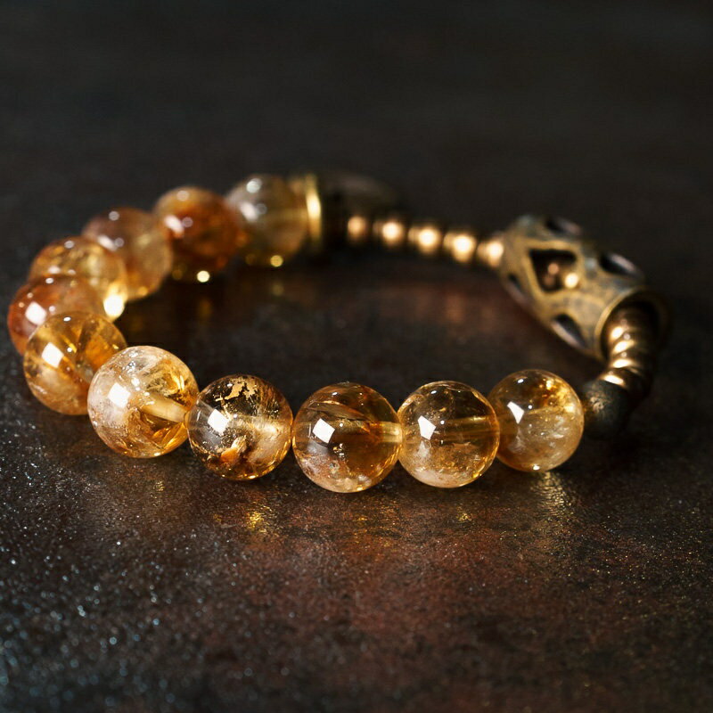 Jade - シトリン（黄水晶）ブレスレット 10mm｜光を纏う、静かな力 ― 真鍮アクセント・ユニセックス・ハンドメイド ― 数量限定 一点もの ハンドメイド 手作り プレゼント おしゃれ 誕生日 ギフトにもおすすめ レトロデザイン
