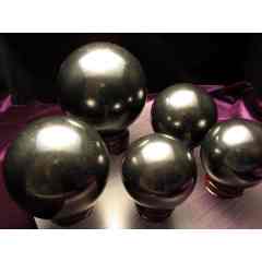 世界で唯一のフラーレンを含む鉱物!シュンガイト ポリッシュ丸玉1点