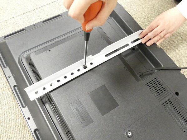 壁掛けっぽく見えるテレビ台ロータイプ [2]