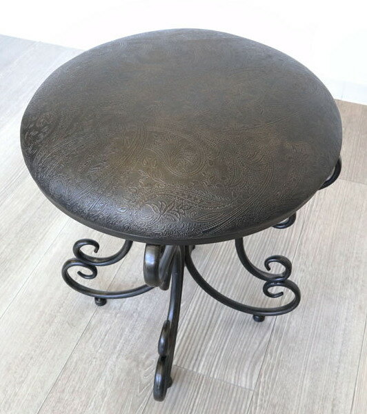残りわずか 合皮レザー貼り レザーにペイズリー柄を施したアンティーク調スツール