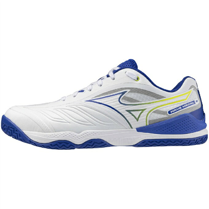 ブレずに打ち抜け。MIZUNO ENERZY NXTを搭載したnewウエ―ブメダル。3Eワイドタイプ。 ■カラー：WH/BL/YE ( 06 ホワイト×ブルー×イエロー ) ■サイズ：23.5～27.5cm ■重量：約275g ( 26.0cm/片方 ) ■足幅 ( ウィズ )：2E相当 ■素材： 甲材/合成繊維、人工皮革 底材/合成底 ■特長： ・インソール/カップインソール、取り外し可 ・ソール/ノンマーキングソール ・MIZUNO ENERZY NXT ・PoWnCe ミッドソール ・XG RUBBER ・U4icX ・ミズノウエーブ ・ダイナモーションフィット ■原産国：ベトナム 検索ワード：卓球 靴 シューズ