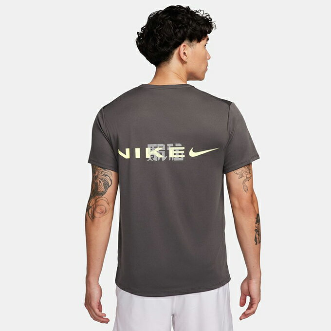 ナイキ ランニングウェア Tシャツ 半袖 メン...の紹介画像2