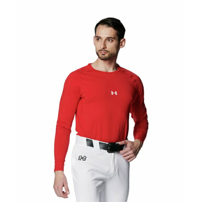 ■カラー：600( Red ) ■サイズ：SM、MD、LG、XL、XXL ■フィット：Fitted ■ギア：HeatGear ■素材：ポリエステル90％、ポリウレタン10％ ■生産国：カンボジア ■機能： HEATGEARARMOUR(ヒートギアアーマー)/吸汗速乾性と伸縮性に優れたファブリックにより、酷暑時でも涼しく、身体をドライで快適に保つ 4wayストレッチ/4方向へのストレッチ性に優れ、あらゆる動きをスムーズにする 水分コントロール/汗を素早く吸収、外部へ発散し、アスリートの身体を常にドライに保つ 消臭/イヤな臭いの元を吸収し、消臭効果を発揮 ■特徴： 肌への締め付けを抑え、ソフトな着心地を実現したベースレイヤー 滑らかで肌触りが良く、軽量で吸汗速乾性に優れた生地を使用 裾に背番号、名前等を記入できるジョックタグ 学生野球での使用にも対応するロゴ位置 UPF40 検索ワード：アンダーウェア コンプレッションインナー コンプレッション インナー 長そで 機能インナー インナーシャツ 野球ウェア