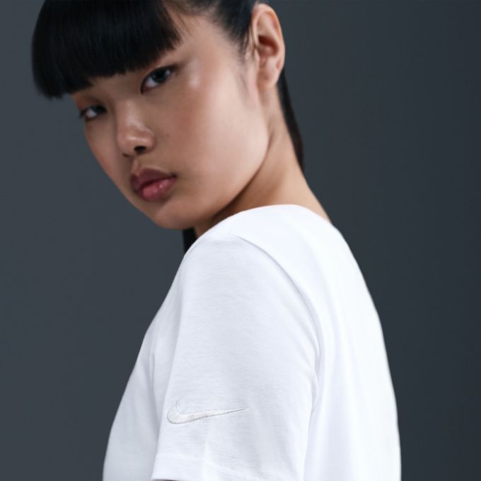 ナイキ(NIKE) Tシャツ 半袖 レディース...の紹介画像2