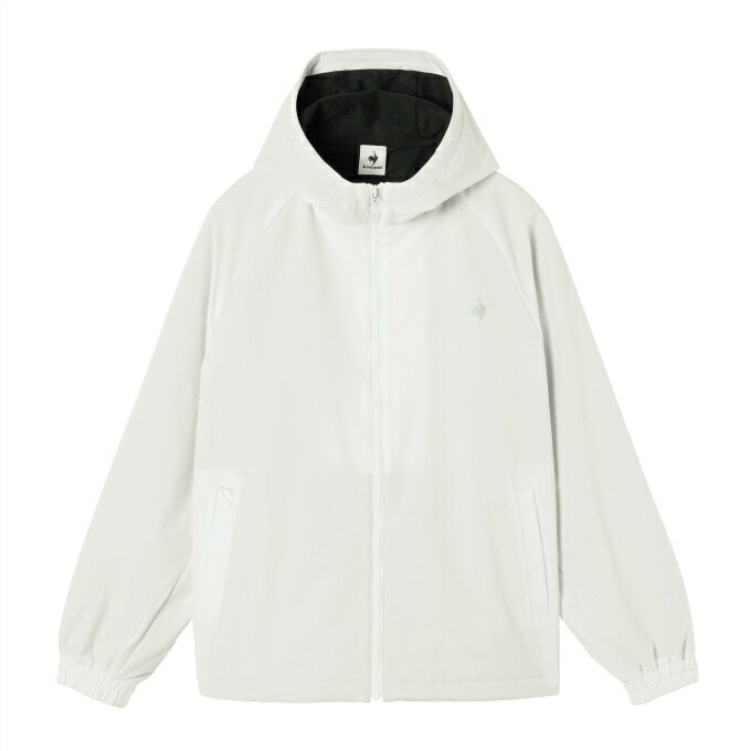 起毛トリコット裏地付き、ウィンドブレーカージャケット。ソフトな風合いのはっ水素材を採用し、起毛トリコットの裏地でウォーム感をしっかりキープ。背面は衣服内の快適性を保つ、ベンチレーション仕様。汗で蒸れた不快な空気を効果的に排出。背面上部には夜間の視認性を考慮した、リフレクターのロゴデザインを配置。また、夜間の視認性を考慮するとともにデザインアクセントとして、前ポケットにも再帰反射機能をもったリフレクターテープを配置。裾はドローコード付き仕様で、トレーニング時のウェアのバタつきを軽減。 ■カラー：WH00 ( ホワイト ) ■サイズ： S ( 着(身)丈/63cm、裄丈/80cm ) M ( 着(身)丈/65cm、裄丈/82cm ) L ( 着(身)丈/67cm、裄丈/84cm ) O ( 着(身)丈/69cm、裄丈/86cm ) ※製品によって仕上りサイズに多少の誤差がありますのでご了承下さい。 ■素材：ポリエステルピーチタフタ ( 起毛裏地 ) 表地/ポリエステル100% 裏地/ポリエステル100% ■特長： ・表地は捲縮糸を使用しているため、ポリエステル100％でありながらも軽量感、弾力性のある素材。ソフトな風合いのパウダータッチも特徴。 ・防風 ・保温 ・はっ水 ・ややゆったりしたシルエット。ドローコード付きで裾の調整が可能。LT5FPZ30Lとのセットアップ品番。防寒対策に適したセットアップコーディネートもおすすめ。 ■原産国：中国 検索ワード：スポーツウェア トレーニングウェア トレーニングジャケット
