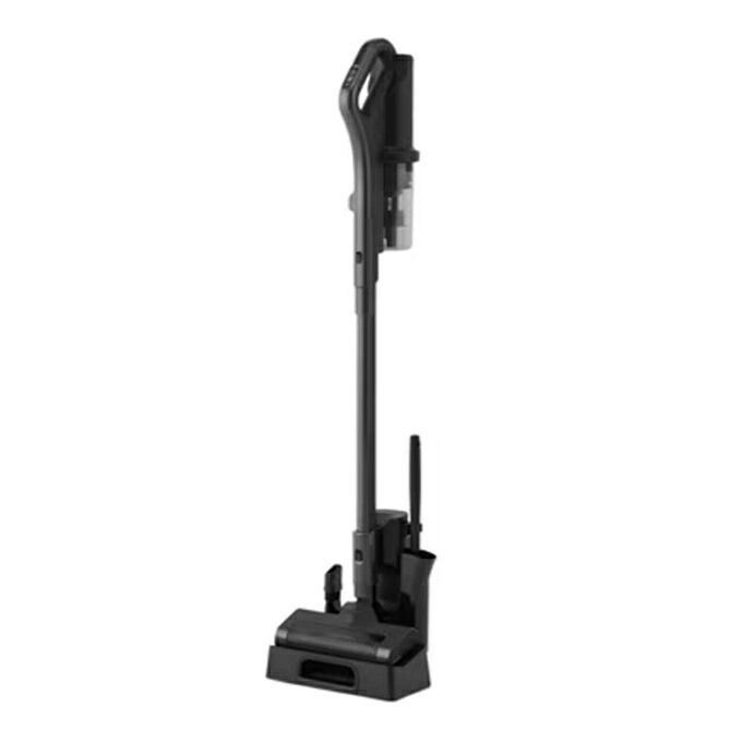 手軽にサッとお掃除ができる軽量だけどパワフルな吸引力が続く、充電式サイクロンスティッククリーナーです。充電スタンドは設置面積A4サイズ以下でコンパクトに収納ができます。また充電も置くだけで出来るので簡単です。パワフルな集塵力で細かいほこりや砂ゴミまで逃さず吸引。軽い力でヘッドがぐんぐん進む、自走式パワーヘッド搭載。回転ブラシがゴミをかき出します。持ちやすさにこだわりハンドル形状を刷新。自走式と合わせてより疲れにくい構造に。アイリスオーヤマ独自技術「静電モップクリーンシステム搭載」。モップ帯電ケースで静電気を帯電させ、ほこりを吸着、クリーナーで吸引するから何度も使えて経済的です。1.4kgで軽量の為、階段、ソファーやベッドの下、車の中、棚のすき間など家中どこでも取り回しが簡単です。ダストカップは水洗いできるのでいつでも清潔に使用できます。2WAY仕様なので、スティックとしてもハンディとしても用途に応じて使用できます。クリーニングブラシでダストカップフィルターのこまかい、ほこりのつまりもしっかり取り除けます。準HEPAフィルター搭載なので、排気の汚れを外へ出しません。 ■カラー：ナチュラルブラック ■サイズ： フロアヘッド・延長パイプ含む/235mm×奥行230mm×高さ980mm 充電スタンド設置時（アタッチメント含まず）/260mm×210mm×1050mm パッケージサイズ/幅663mm×奥行193mm×高さ287mm ※製品によって仕上りサイズに多少の誤差がありますのでご了承下さいませ ■重量： 本体のみ/約0.85kg フロアヘッド、延長パイプ含む/約1.4kg 充電スタンド:0.77kg ■素材：PP、ABS、PC ■基本仕様： 吸引方法/サイクロン式 集じん容積/ごみすてラインまで:0.15L、最大容量:0.3L 使用温度/5～35℃ 充電時間/約4時間 ※室温・使用時間などにより充電時間が長くなることがあります。 連続使用時間※満充電、バッテリー初期温度:20℃の場合 標準モード:約20分/約27分（※付属アタッチメント使用時） ターボモード:約10分 使用バッテリー/リチウムイオン2次電池 バッテリー容量/1900mAh バッテリー質量/153.2g 定格電圧/DC10.8V 充電電源/ 入力/AC100V、50/60Hz、出力/DC13.7V 0.5A 付属品/充電アダプター、充電スタンド、静電モップ、モップ帯電ケース、すき間ノズル、クリーニングブラシ 別売品・消耗部品/フィルターセット（排気フィルター・スポンジフィルター）CFTS72、静電モップ :CHM03-W ※メーカーから直送商品の為、通常よりも納期がかかります。 休業日除く、6～9日営業日で発送予定 取り寄せ商品の為、キャンセル・返品不可となります。 メーカーの在庫状況によっては商品をご用意出来ない場合がございます。 予めご了承ください。 検索ワード：ペット 犬 猫 家電 ペット家電 掃除機