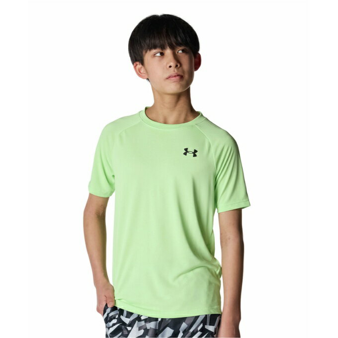 ■カラー：712 ( Lumos Lime / Black ) ■サイズ：130、140、150、160 ■素材：ポリエステル100% ■特長： ・吸汗速乾性と伸縮性を兼ね備え、柔らかな肌触りを提供する定番ファブリック ・汗を素早く吸収、外部へ発散し、アスリートの身体を常にドライに保つ ・臭いを軽減 ■フィットタイプ： ルーズ/ゆったりと着用するタイプ。 ■原産国：カンボジア 検索ワード：キッズ スポーツウェア 半そで ショートスリーブ