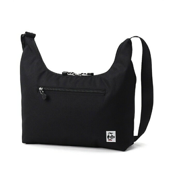 シンプル＆多ポケットで使い勝手抜群のショルダーバッグ ■カラー：BLACK ■サイズ：H26XW36XD9cm ※製品によって仕上りサイズに多少の誤差がありますのでご了承下さい。 ■素材：RENU Recycle Polyester 100% ■生産国：中国 ■特徴： ・容量：約8L ・A4サイズ収納可能 ・長財布、500mlの飲み物などが収まるサイズ感 ・本体口/ファスナー仕様 ・前面/ファスナーポケット ・内側/小物用ポケット×2 ※画像の商品は光の照射や角度により、実物と色味が異なる場合があります。 ■素材特性： 使い終えた古着や工場での生産時に出た残反（生地）を原料にした、100％リサイクルポリエステル「RENU(R)(レニュー)」を採用。耐久性と軽量性を併せ持ち、アウトドアシーンにも気軽に持ち出しできます。 検索ワード：バッグ かばん 鞄 ショルダーポーチ 斜めがけ SHLD