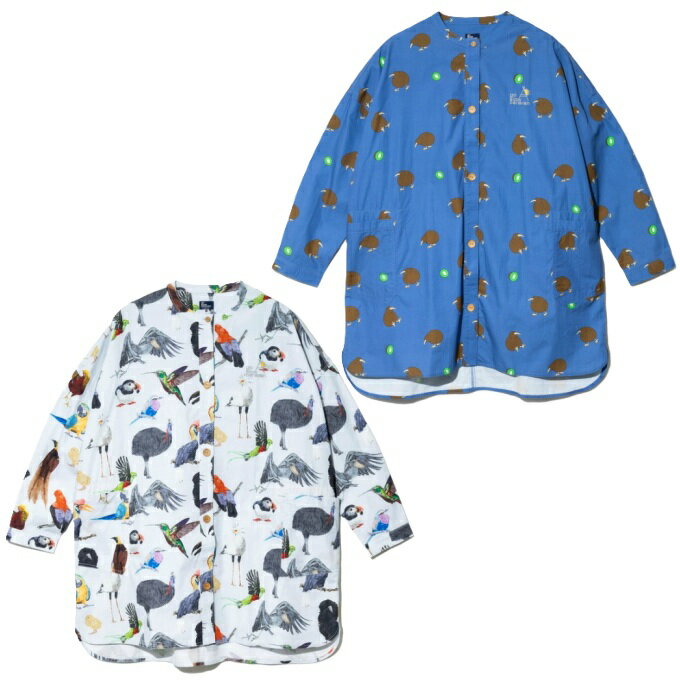 go slow caravanオリジナル総柄シリーズ☆ go slow caravanオリジナルの総柄プリントが目を引くノーカラーシャツジャケット キーウィと、どこかユニークで珍しい鳥モチーフを散りばめた総柄の2柄で展開する、遊び心あふれるデザインです。 ノーカラー仕様ですっきりとした印象に仕上げ、シャツ感覚で気軽に羽織れるのも魅力。シンプルなコーディネートにプラスするだけで、スタイリングの主役になる一枚です。 ■カラー： BLGYめずらしい鳥(ブルーグレー) NAVY(キーウィ)(ネイビー) ■サイズ：レディスF(1) F(バスト/70cm、着丈/90cm、袖丈/46cm、肩幅/71cm) ※製品によって仕上りサイズに多少の誤差がありますのでご了承下さい。 ■素材：綿100% 検索ワード：アウトドアウェア トレッキングウェア 長そで