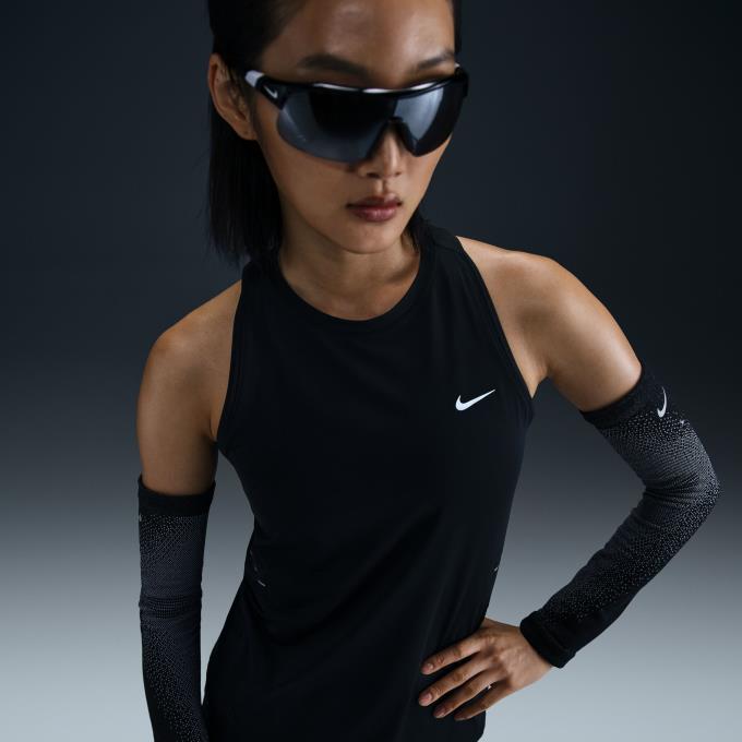 乐天商城 - ナイキ(NIKE) ランニングウェア Tシャツ ノースリーブ レディース スウィフト DF タンクトップ HQ0621-010