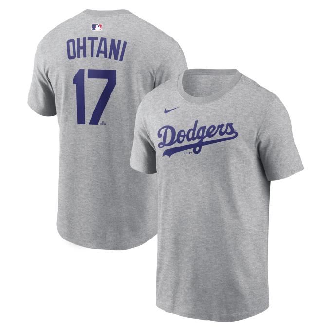 このロサンゼルス・ドジャース 大谷翔平選手 ネーム＆ナンバー Tシャツを身にまとえば、どこにいても球場の熱気を感じられます。 チームの公式ユニフォームにインスパイアされたスクリーンプリントのネームと背番号は、ファンに愛される大谷翔平選手を称えるのに最適です。リブ仕様の襟と中厚手の素材を採用したNikeのギアは、快適な着心地と型崩れしにくい耐久性を両立し、ワードローブのタイムレスな一着となります。 ■カラー：DODGERS(グレーヘザー) ■サイズ(cm)： M（US-S）/身幅/49、着（身）丈/71、肩幅/44、袖丈/23 L（US-M）/身幅/53、着（身）丈/72、肩幅/45、袖丈/24 XL（US-L）/身幅/57、着（身）丈/74、肩幅/46、袖丈/25 XXL（US-XL）/身幅/62、着（身）丈/76、肩幅/49、袖丈/25 ※サイズは目安です。多少の誤差はご了承ください。 ■素材：綿 100% ■着用感：スタンダードフィット/定番の快適な着用感 ■原産国：ニカラグア ■その他：Los Angeles Dodgers ■特長： ・ 公式インスパイアデザイン/ チームの公式ユニフォームに基づいたスクリーンプリントのネームと背番号が、本格的なファン要素を演出します。 ・ 快適な着心地/ 内側にテーピングを施したタグレス仕様の襟により、肌へのあたりを軽減し、より快適な着用感を実現しました。 ・ 高い耐久性/ リブ編みのネックラインが優れた伸縮性と形状保持力を発揮。中厚手のジャージー素材（155gsm）が、しっかりとした質感を提供します。 ■商品詳細： ・ クルーネック（リブ仕様） ・ チームロゴ、ネーム、背番号のプリント入り ・ 半袖、タグレス仕様 ・ 洗濯機洗い可能、乾燥機（低温）使用可能 ・ MLB公式ライセンス商品 ※商品画像はサンプルのため、若干の仕様変更がある場合がございます。予めご了承下さい。 検索ワード：半袖Tシャツ 半袖シャツ 半そで Tシャツ 機能Tシャツ ベースボールウェア プラクティスシャツ 野球 ウェア ウエア