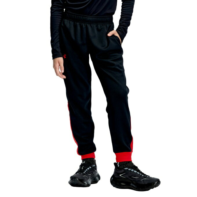 ■カラー：001 ( Black ) ■サイズ：130 ( YSM ) 、140 ( YMD ) 、150 ( YLG ) 、160 ( YXL ) ■素材：ポリエステル100% ■特長： ・汗を素早く吸収、外部へ発散し、アスリートの身体を常にドライに保つ ・両サイドにポケット ・裾はリブ仕様 ・夜間の視認性を高めるリフレクトラインを使用 ・4WAY STRETCH(4ウェイストレッチ)/4方向へのストレッチ性に優れ、あらゆる動きをスムーズにする ・FAST DRYING(速乾)/速乾性に優れた素材で汗をすばやく発散 ・KEEPS YOU WARM(保温)/保温性があり、暖かさをキープ ・REFLECTIVE(リフレクティブ)/夜間の視認性を高めるリフレクトロゴを使用 ・SCENT CONTROL(消臭)/イヤな臭いの元を吸収し、消臭効果を発揮 ・WICKS SWEAT(吸汗)/汗を素早く吸収、外部へ発散し、アスリートの身体を常にドライに保つ ■フィットタイプ： ルーズ/ゆったりと着用するタイプ。 ■原産国：カンボジア 検索ワード：キッズ スポーツウェア 男の子 ボトムス ズボン ジャージ