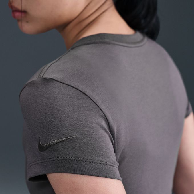 【メール便送料無料】ナイキ Tシャツ 半袖 レディース L NSW CHLL ロゴ 半袖Tシャ...