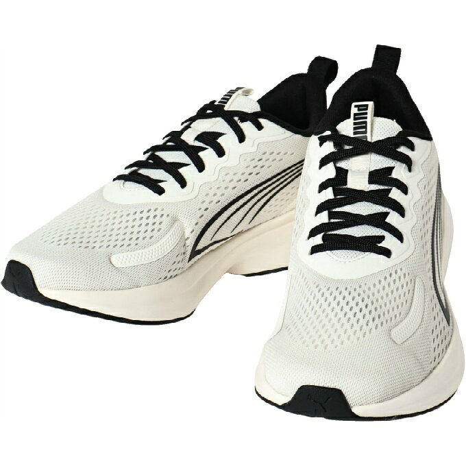 ■カラー：WMWH/BK ■サイズ：25.0、25.5、26.0、26.5、27.0、27.5、28.0、28.5 ■重量：約235g(24cm) ■素材： ミッドソール/100% 合成繊維 中敷き/100% テキスタイル アウトソール/100% ラバー アッパー/76.31% テキスタイル、23.69% 合成繊維 ライニング/100% テキスタイル ■特徴： 軽量性：軽量で疲れにくい クッション性：クッション性抜群で足に優しい ロッカーシェイプ：スムーズな足運びを実現 SOFTRIDE：究極のクッション性を提供し一日中快適な履き心地が持続 日本人の足型に合わせたジャパンフィットのラスト プーマロゴ 丸みのあるつま先 ゴム底 シューレース 仕事や家事、子育ての合間にも「しっかり体を動かしたい」30代40代のために設計された、アクティブ志向のランニングシューズです。 ウォーキングからランニング、ジムトレーニングまで、日常に無理なく運動を取り入れるライフスタイルを足元から支える「ソフトライド ムーブオン ウゴク ジャパンフィット」。シューレース仕様で足全体をしっかりホールドし、動きの多いトレーニング中でも安定した履き心地をキープ。軽量設計に加え、SOFTRIDEテクノロジーによる高いクッション性が着地時の衝撃をやさしく吸収し、ジョギングやウォーキングでもテンポよく前へ進む感覚を後押しします。ロッカーシェイプ構造と丸みのあるつま先がスムーズな体重移動を促し、自然でリズミカルな足運びを実現します。日本人の足型に合わせたジャパンフィットのラストを採用することで、動いてもブレにくく、安心感のあるフィット感に。グリップ力のあるゴム底が地面をしっかり捉え、屋外でのランニングやウォーキングからジムでのトレーニングまで幅広いアクティブシーンに対応します。さらに、アッパーには型崩れを防ぐ補強テープを施し、繰り返しの使用でも快適な状態をキープできる耐久性を備えました。スポーティーなプーマロゴとPUMAキャットをあしらった洗練されたデザインで、運動時はもちろん、そのまま街へ出かけられる汎用性も魅力。日々の運動を習慣にしたい人、アクティブな時間をもっと快適に楽しみたい大人にぴったりの一足です。 検索ワード：shoes シューズ 靴 ジョギングシューズ マラソンシューズ トレーニング ジョギング ランニング