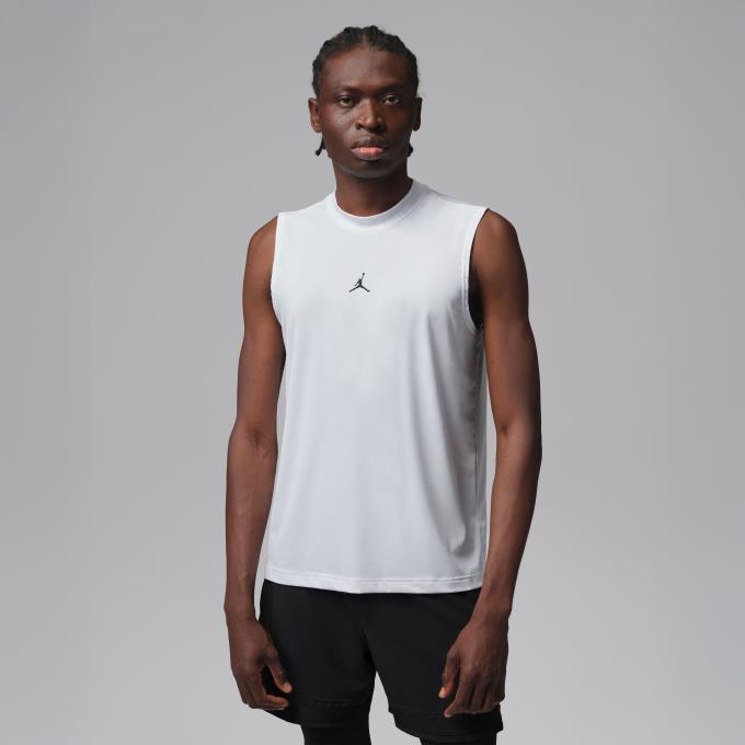 コート上で最大限のパフォーマンスを引き出すノースリーブのトップス。 速乾性を高めるテクノロジーで、タフな試合でも爽やかな着心地が持続し、集中力をキープできます。クラシックなフィット感で、程よいゆとりを提供します。 ■カラー：WHITE(100/ホワイト) ■サイズ：M（US-S）、L（US-M）、XL（US-L） ■着用感：スタンダードフィット/定番の快適な着用感 ■素材：本体/ポリエステル 84% ポリウレタン 16% ■原産国：ベトナム ■機能：吸汗×速乾 ■特長： ・ Nike Dri-FITテクノロジーが、肌から汗を逃がしてすばやく蒸発。さらりと快適な状態をキープ。 ■商品詳細： ・ 洗濯機洗い可能 検索ワード：ノースリーブシャツ ノースリーブウェア タンクトップ プラクティスシャツ バスケットウェア バスケットボール バスケ ウエア バスケットウェア バスケットボール バスケ ウエア