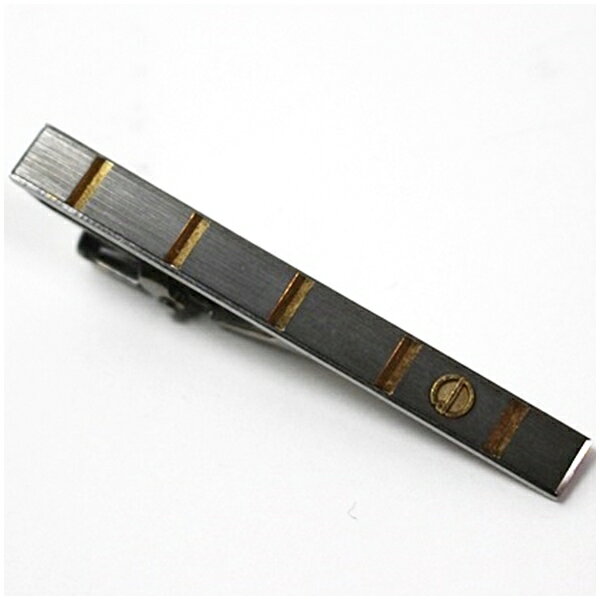 商品の詳細 商品名 ダンヒル ネクタイピン シルバー×ゴールド 中古 ABランク dunhill シリアル サイズ 【実寸】 縦0.6センチ 横5.5センチ カラー シルバー×ゴールド 素材 商品ランク ABランク 状態 ダンヒルのネクタイピンです。シンプルながら存在感のあるデザインです。 【状態】小傷とスレ 【特記事項】・若干のダメージがありますので贈り物には向きませんが、ご自身用には十分お使い頂けます。 ★こちらの商品はネコポス対応で送料無料ですが、ポスト投函となります。配送に3〜7日かかります。 ★宅急便をご希望の場合は、備考欄に「宅急便希望」とお書き添え下さい。また、送料800円が別途掛かりますので、ご了承下さい。 お問合せ番号 59415 ブランド品ランク表 Sランク 新品同様でほとんど傷がなく綺麗な状態。未使用品。 Aランク 状態が比較的よいもの。目立つ傷や汚れのないもの。 Bランク 中古品で使用感が感じられるもの。小さい傷があるもの。 Cランク かなり使用感があり、目視して傷が確認できるもの。 Dランク 大きな傷があり、リペアが必要になるもの。 ＊ランク表は状態判断の参考にして下さい。 広告文責 販売元 株式会社向日葵 住 所 〒336-0031 埼玉県さいたま市南区鹿手袋3-26-8 グラシアリノ武蔵浦和102号 電話番号 048-789-6633 備 考 当社では、ルイヴィトンをはじめ、エルメス シャネル コーチ セリーヌ グッチ ランバン バーバリー ブランドネクタイなど、レディース メンズ のブランドを格安にて販売しております。D260726y