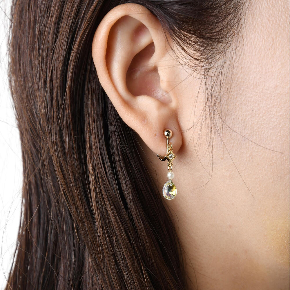 【ブラックフライデー限定クーポン配布中】【小型宅配】クリスタルガラス涙型ひし形パール イヤリング