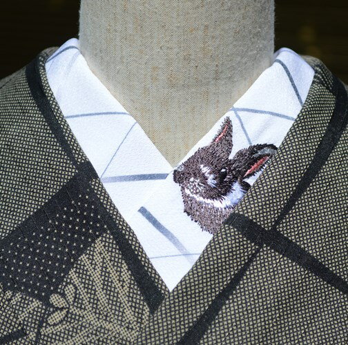 ブラックラビット ウサギ うさぎ プリント&刺繍半衿 ひめ吉オリジナルデザイン☆こだわり半襟☆「配送をお読みください」ゆうパケットはポスト投函です☆