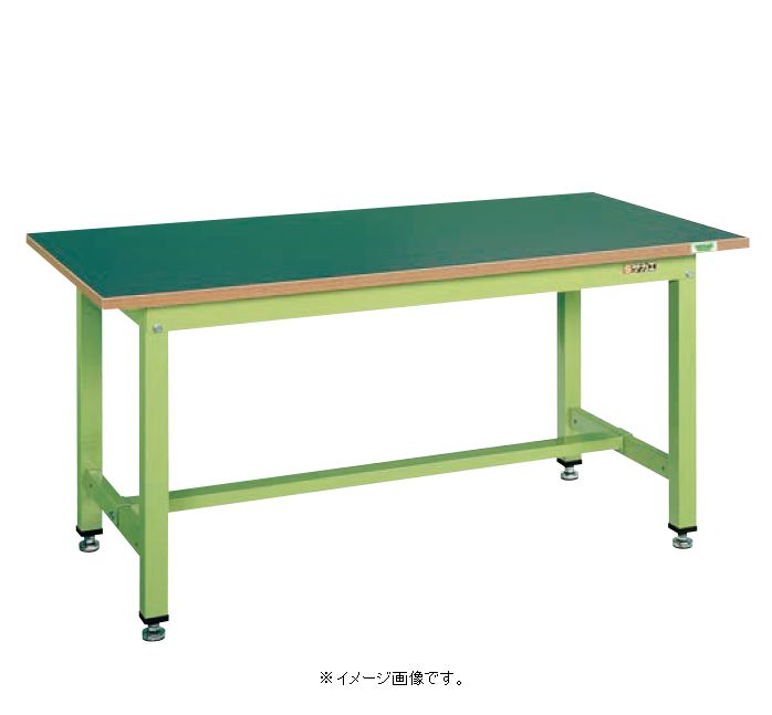 ●中量作業台のベストセラー ●外寸：W1500×D750×H740mm●均等耐荷重：800kg●本体色：グリーン●質量：47kg●天板サイズ：1500×750×25mm●天板種類：改正RoHS指令10物質対応サカエリューム天板●天板カラー：グリーン●天板厚：25mm●アジャスター：防振タイプ　ネジ径M16×2.0 ●座り作業用●フタル酸エステル（4種）対応天板 ※こちらの商品は、メーカー在庫商品でございます。 そのため、メーカーの在庫状況によりお客様へご連絡の上、ご注文をキャンセルさせて頂く場合がございます。 予めご了承頂きますようお願い申し上げます。