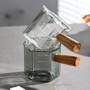 2個セット 120ml ミルクピッチャー ミルクジャグ 小型 計量カップ耐熱ガラス 目盛り付き 斜め注ぎ口 飛散防止 簡単に注ぐ 木製ハンドル 火傷防止 コーヒ...